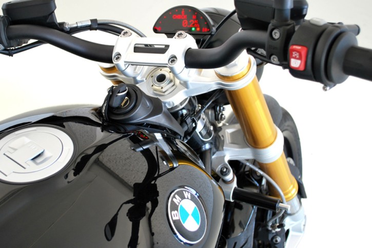 motogadget Motoscope pro BMW R9T Dashboard