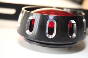 LED-Rücklicht, schwarzes Gehäuse, rotes Glas